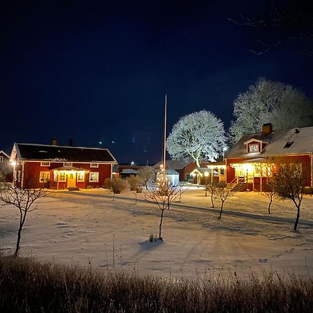 Aeventyrsgardens Vandrarhem, Kinnekulle Kallby ภายนอก รูปภาพ