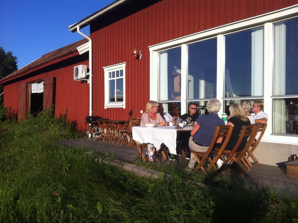 Aeventyrsgardens Vandrarhem, Kinnekulle Kallby ภายนอก รูปภาพ