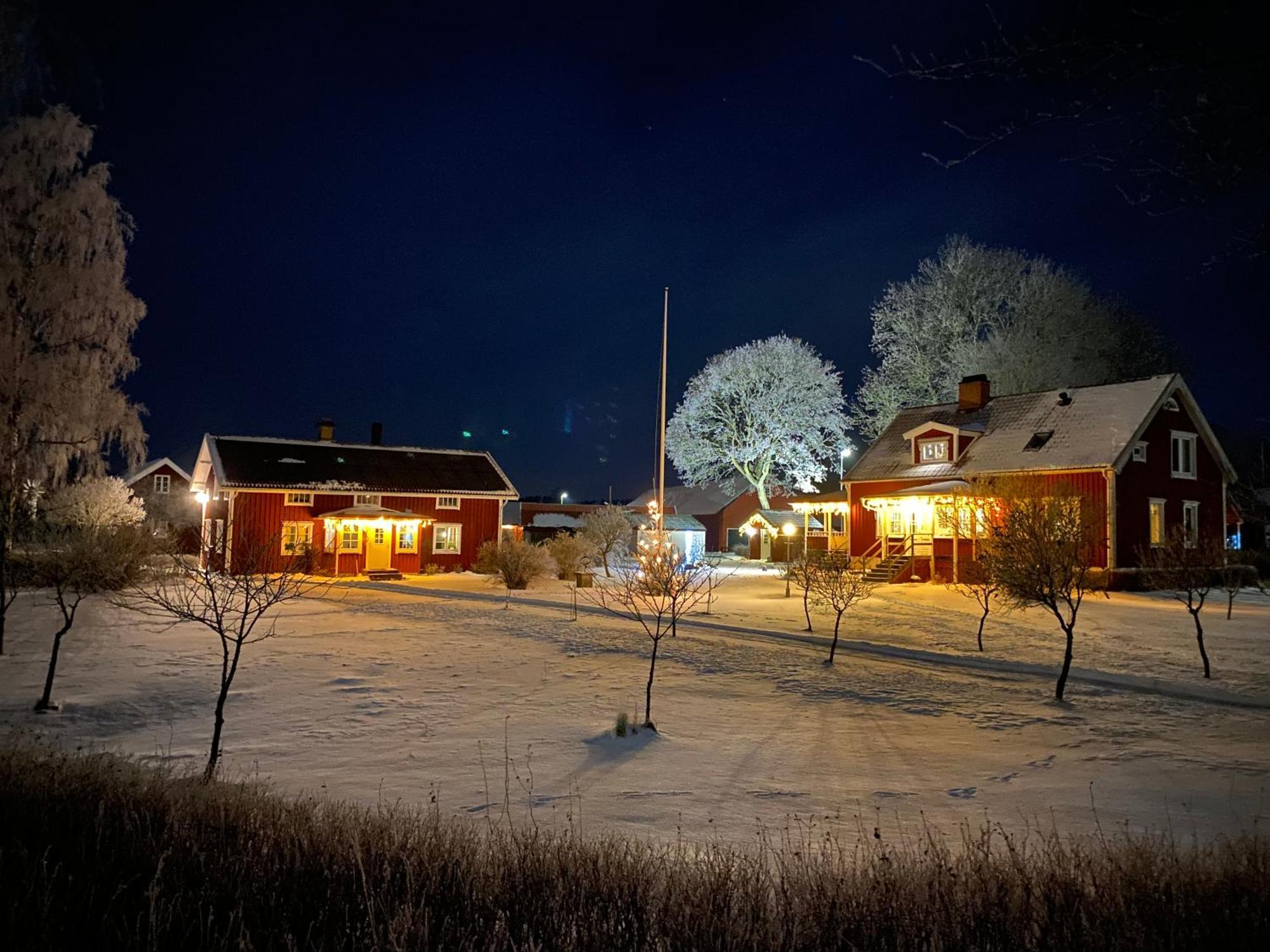 Aeventyrsgardens Vandrarhem, Kinnekulle Kallby ภายนอก รูปภาพ