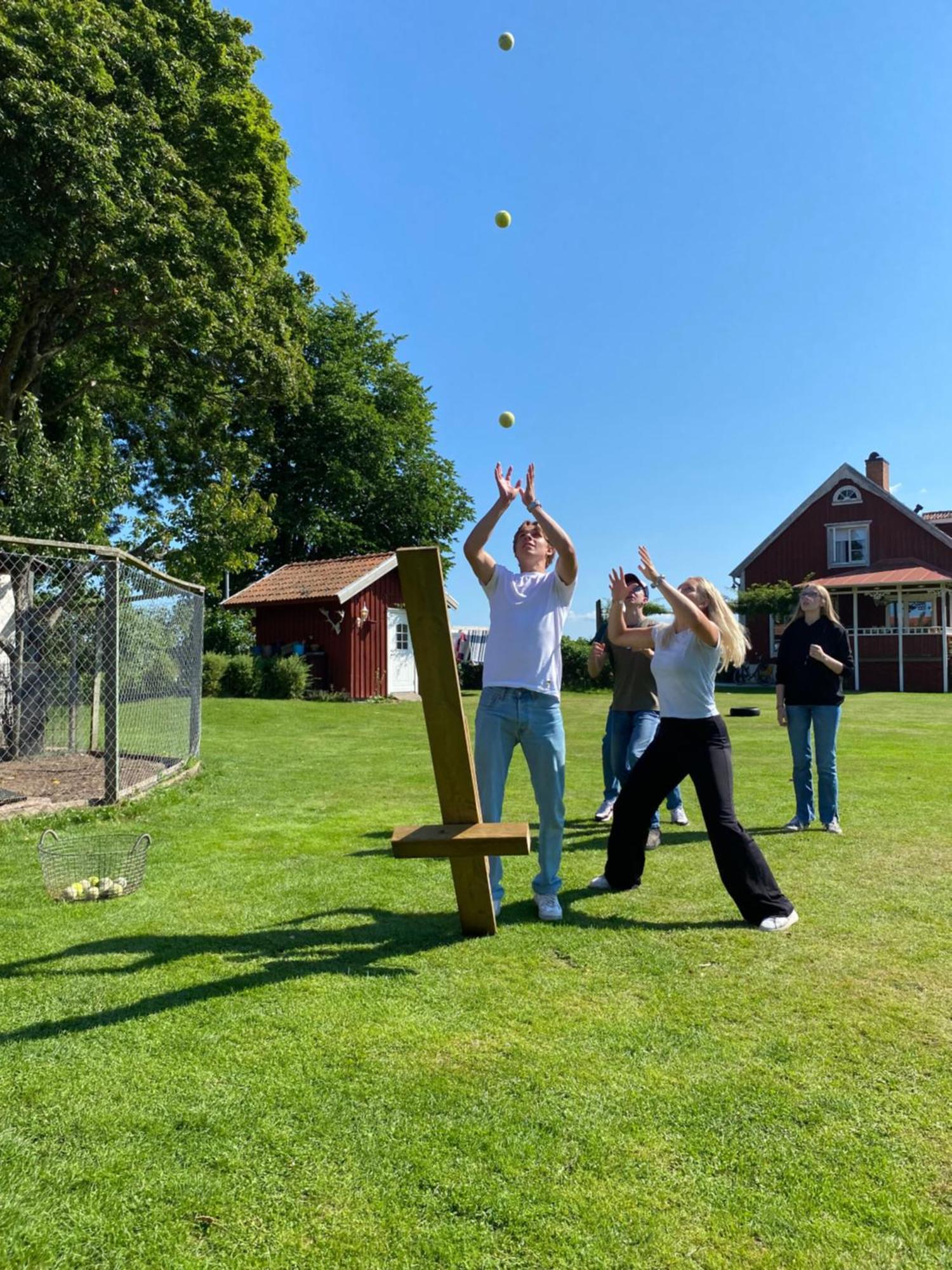 Aeventyrsgardens Vandrarhem, Kinnekulle Kallby ภายนอก รูปภาพ