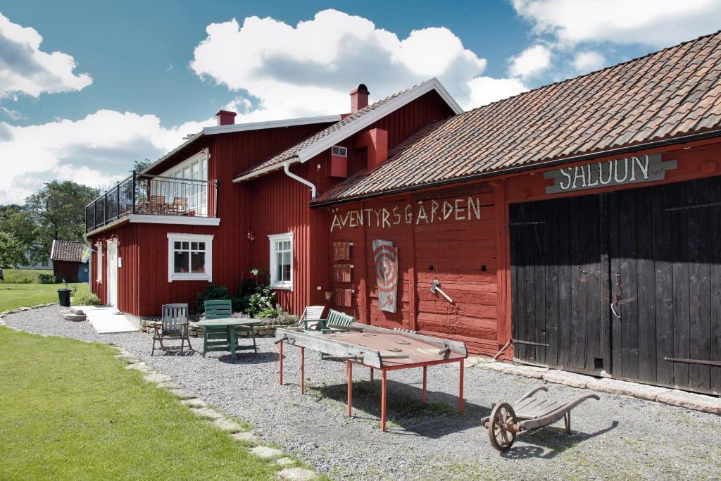 Aeventyrsgardens Vandrarhem, Kinnekulle Kallby ภายนอก รูปภาพ